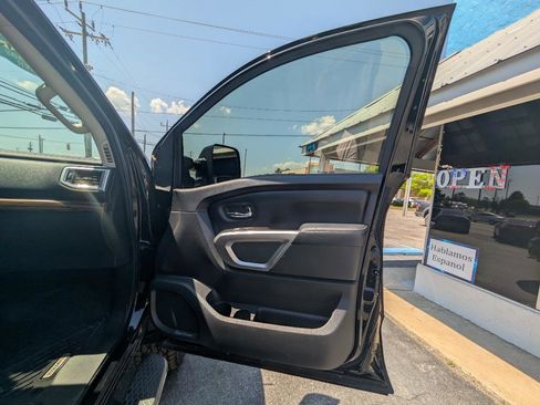 Used 2016 Nissan Titan SL AWD/4WD image 26