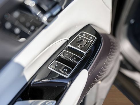 Certified 2025 Cadillac Lyriq Sport AWD/4WD image 21