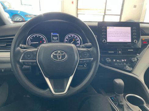 Used 2022 Toyota Camry LE image 29