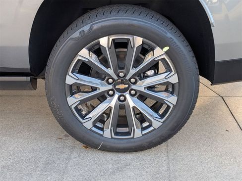 New 2026 Chevrolet Suburban High Country image 26