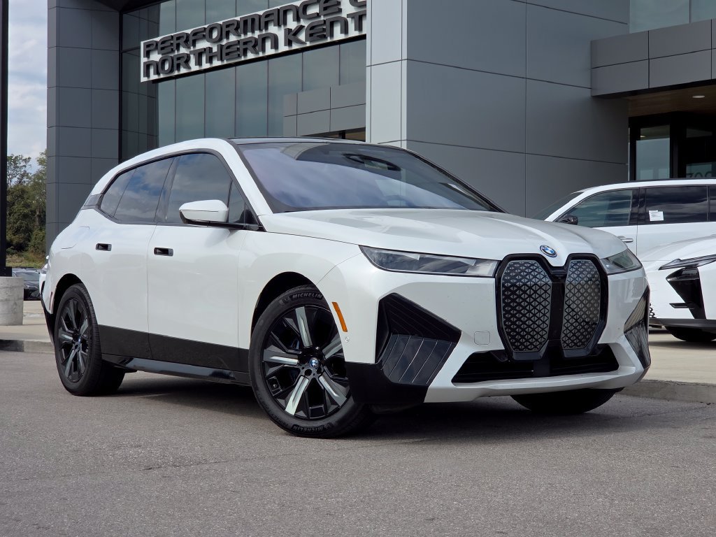 Used 2023 BMW iX xDrive50 w/ Premium Package AWD/4WD image 2