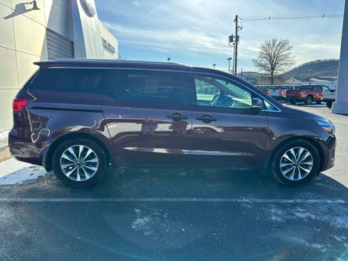 Used 2015 Kia Sedona SX image 2
