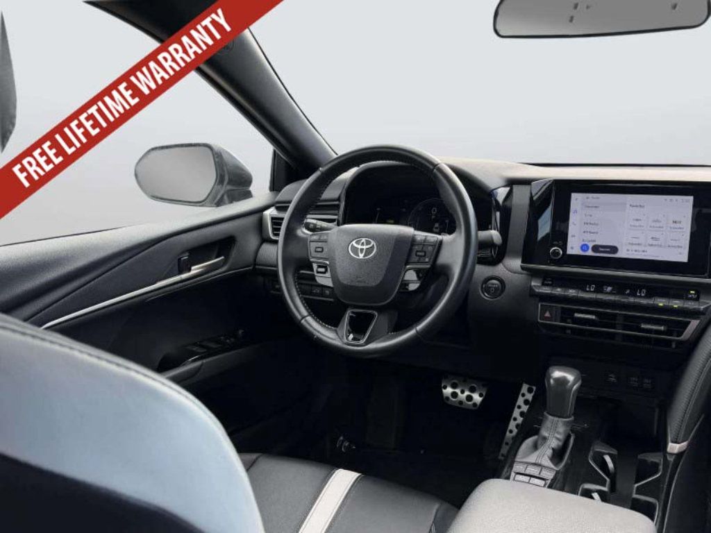 Used 2025 Toyota Camry SE FWD image 16