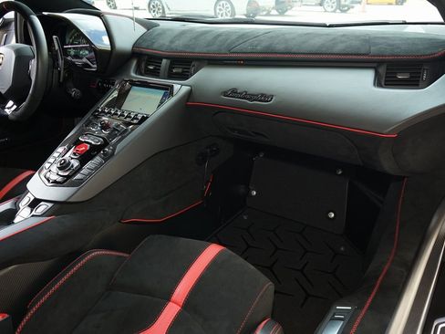 Used 2021 Lamborghini Aventador SVJ image 14