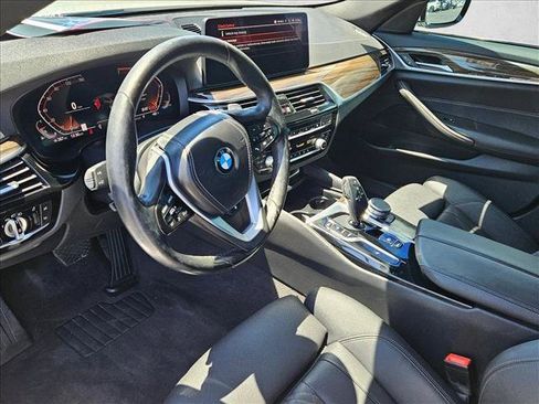 Used 2021 BMW 530i w/ Convenience Package RWD image 3
