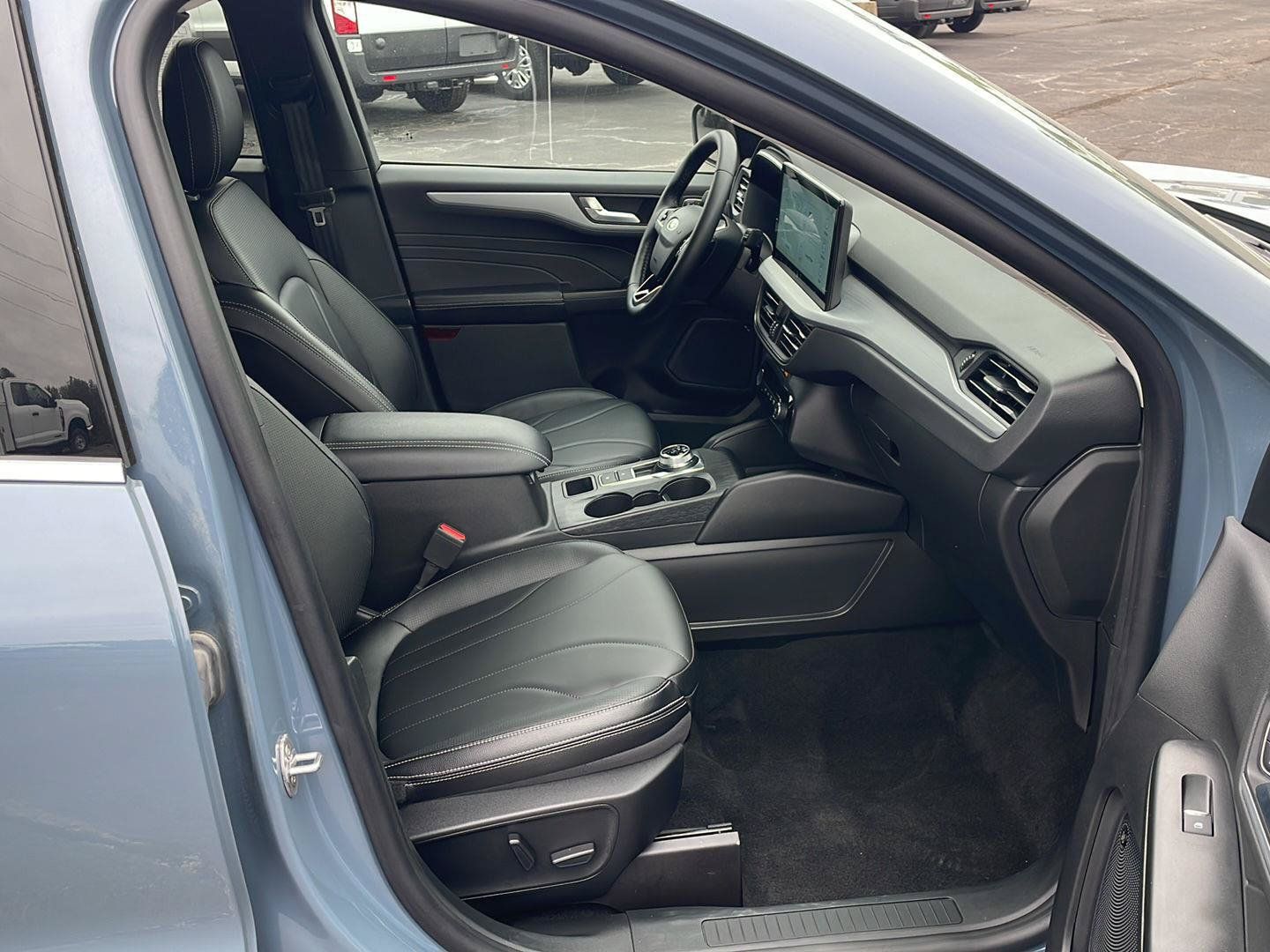 Used 2025 Ford Escape SE w/ PHEV Premium Package FWD image 26
