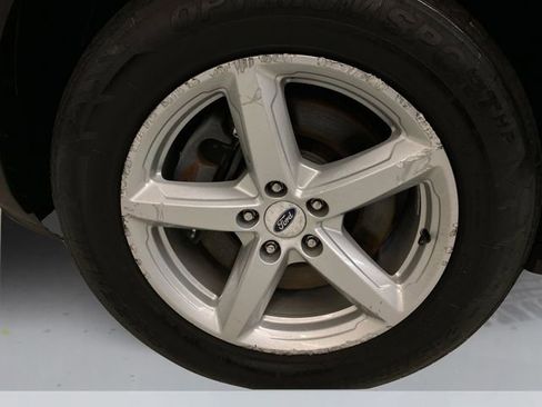 Used 2016 Ford Explorer XLT w/ Equipment Group 202A image 18