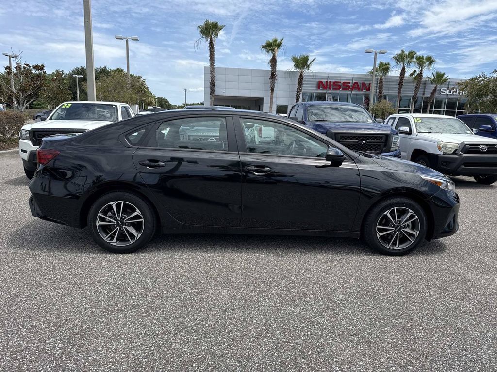 Used 2024 Kia Forte LXS FWD image 2
