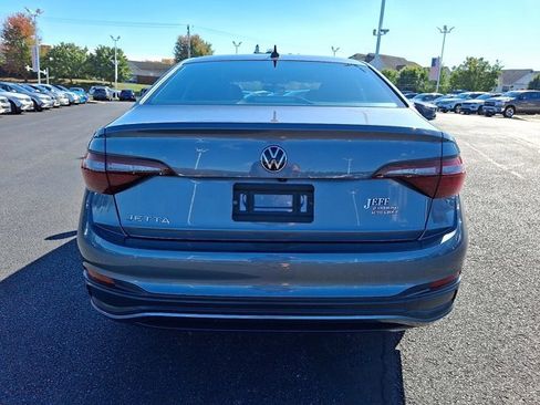 Certified 2023 Volkswagen Jetta Sport image 6