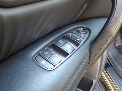 Used 2024 Nissan Armada SV AWD/4WD image 13