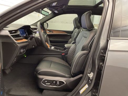 New 2025 Jeep Grand Cherokee Summit image 24