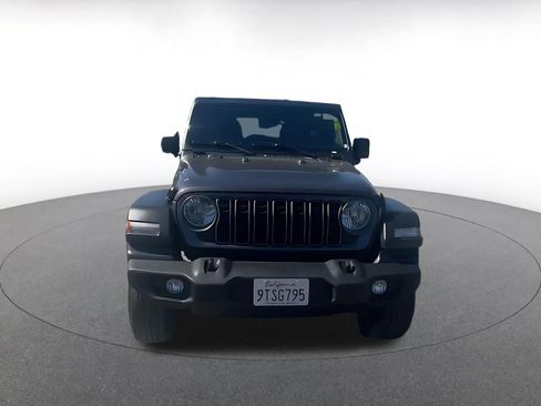 Used 2025 Jeep Wrangler Sport S image 4