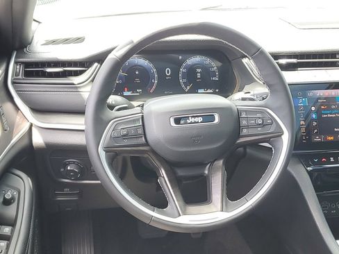 Certified 2026 Jeep Grand Cherokee L Limited w/ Limited Altitude Package AWD/4WD image 11