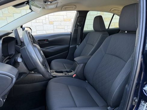Used 2025 Toyota Corolla LE FWD image 24