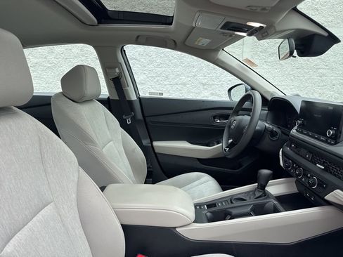 Certified 2023 Honda Accord EX image 16