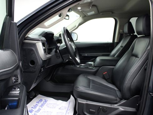 Used 2024 Ford Expedition XLT image 12
