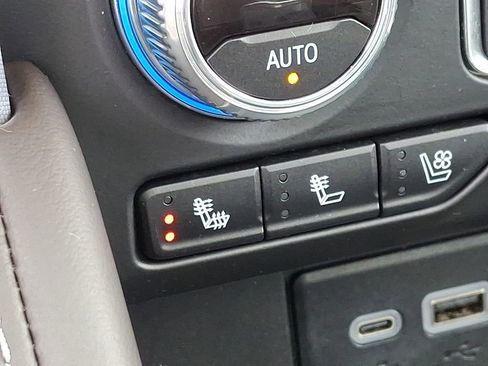 Certified 2024 GMC Yukon XL SLT w/ SLT Premium Package image 25