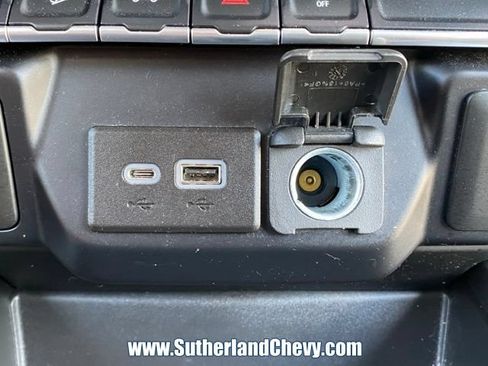 Used 2021 Chevrolet Silverado 1500 LT Trail Boss w/ LPO, Dark Essentials Package AWD/4WD image 37