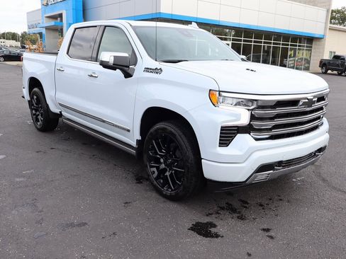 New 2026 Chevrolet Silverado 1500 High Country image 2