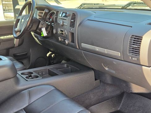 Used 2010 Chevrolet Silverado 3500 LT w/ Interior Plus Package AWD/4WD image 29