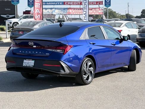 Used 2025 Hyundai Elantra SEL FWD image 5