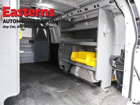 Used 2017 Chevrolet Express 2500 RWD image 22