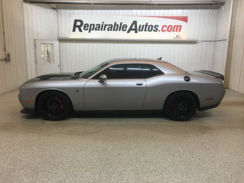 Used 2016 Dodge Challenger SRT Hellcat RWD image 5