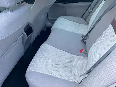 Used 2013 Toyota Camry LE image 8