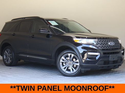 Used 2024 Ford Explorer XLT w/ Equipment Group 202A AWD/4WD image 3