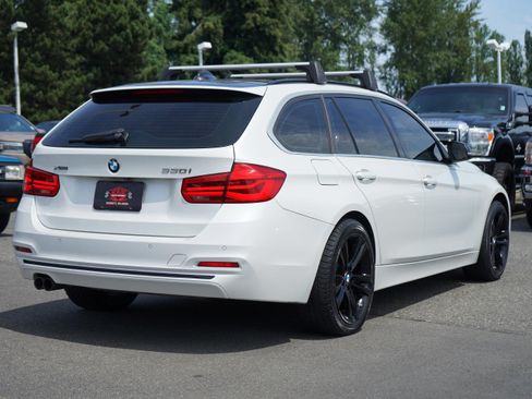 Used 2017 BMW 330i xDrive Wagon AWD/4WD image 7