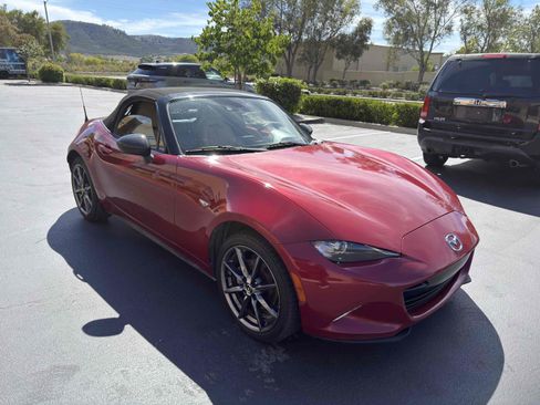 Used 2016 MAZDA MX-5 Miata Grand Touring RWD image 23