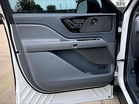 Used 2020 Lincoln Aviator Reserve w/ Equipment Group 201A RWD image 19