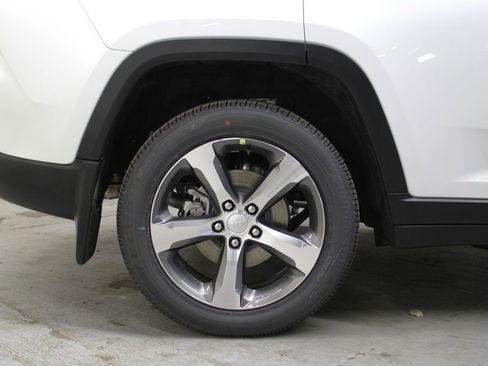 New 2025 Jeep Grand Cherokee Limited w/ Luxury Tech Group II image 33