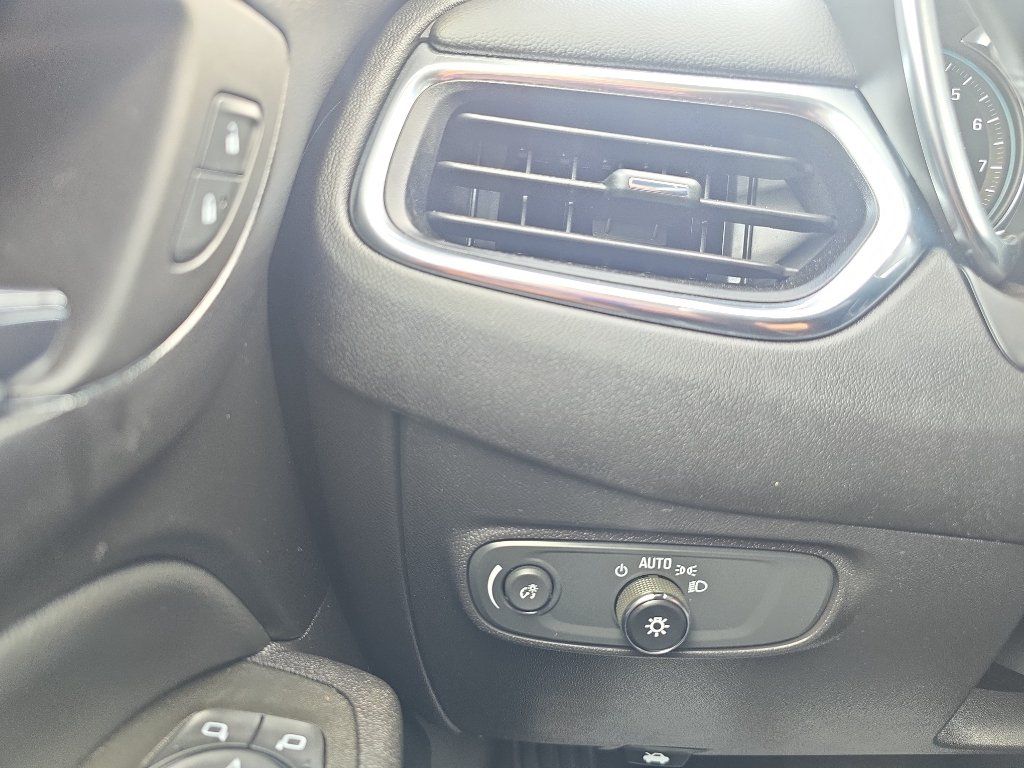 Used 2024 Chevrolet Equinox LT FWD image 23