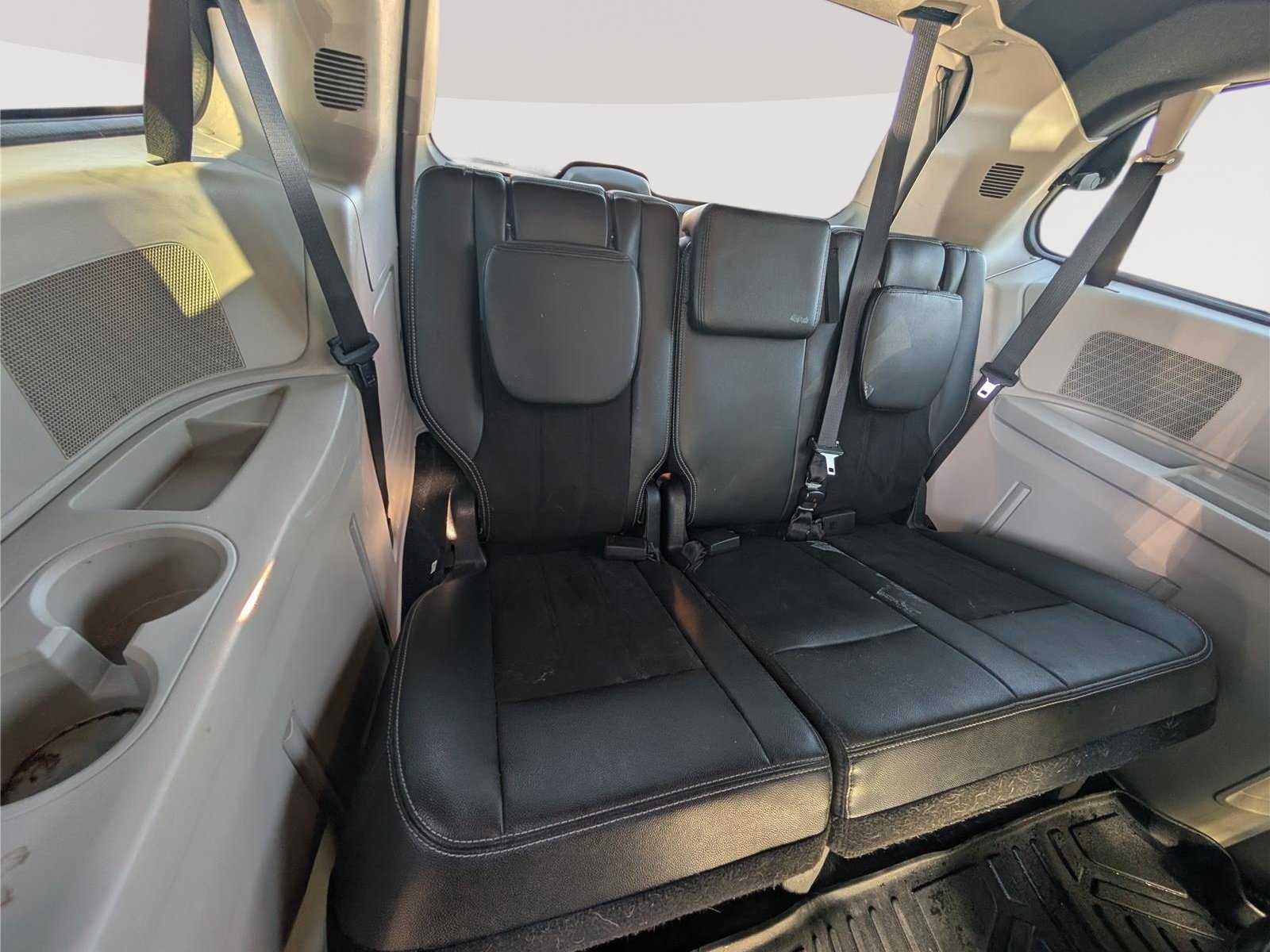 Used 2020 Dodge Grand Caravan SXT FWD image 13