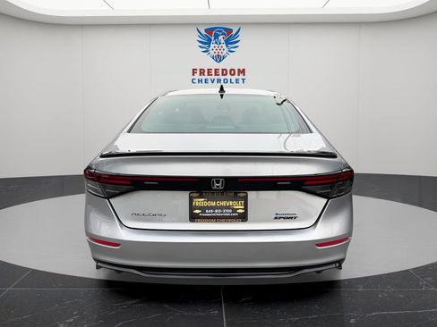 Used 2024 Honda Accord Sport image 5
