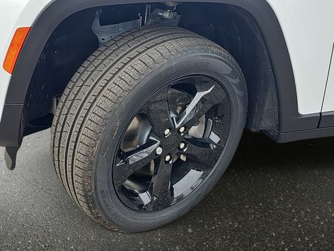 New 2026 Jeep Grand Cherokee L Limited image 34