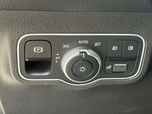 Used 2025 Mercedes-Benz GLB 250 GLB 250 image 41