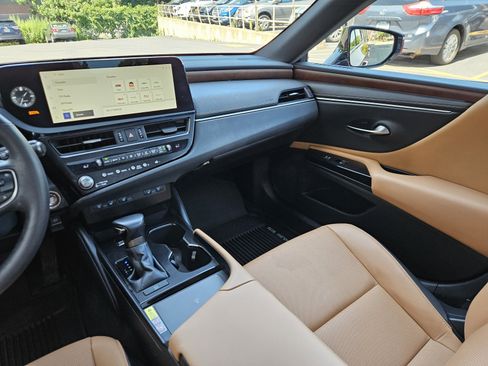 Used 2024 Lexus ES 350 w/ Premium Package FWD image 16