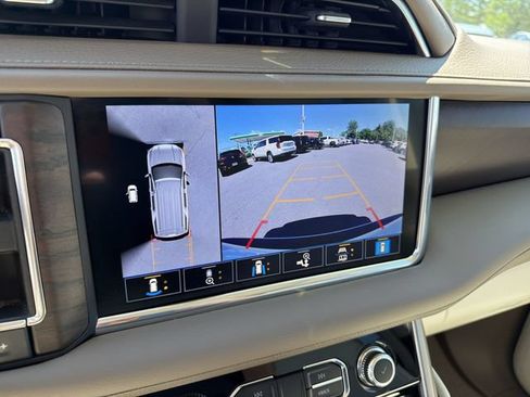 Used 2021 GMC Yukon XL Denali w/ Denali Ultimate Package AWD/4WD image 15
