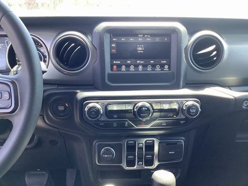 Used 2023 Jeep Wrangler Sport S image 17