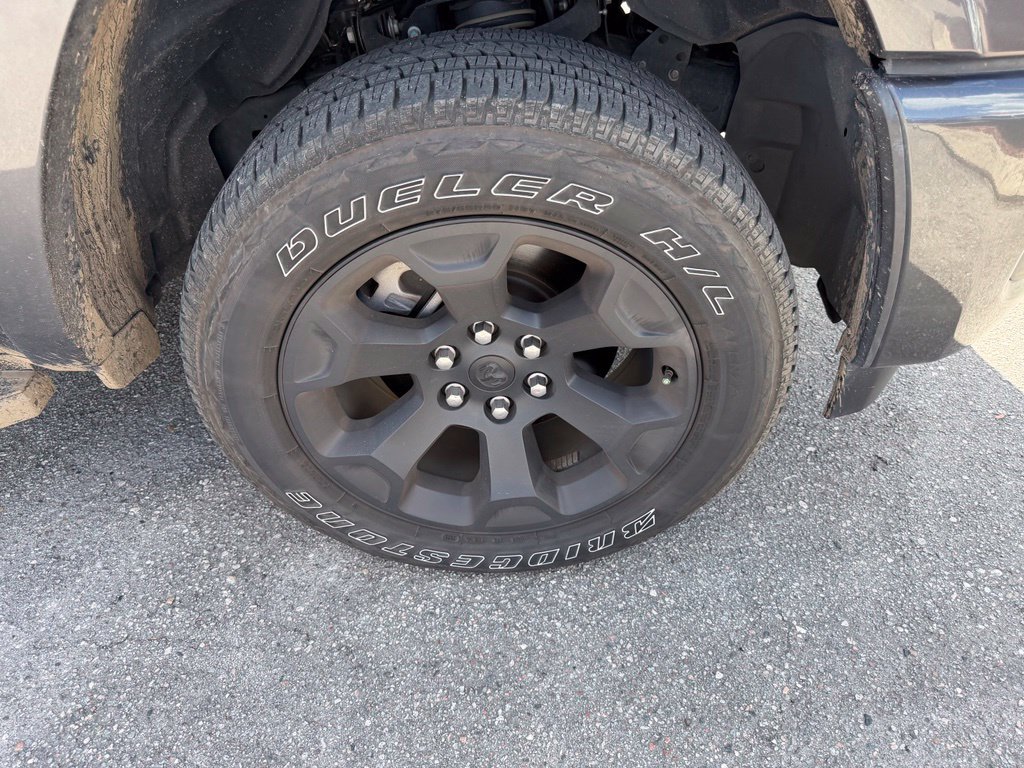Used 2025 RAM 1500 Big Horn AWD/4WD image 3