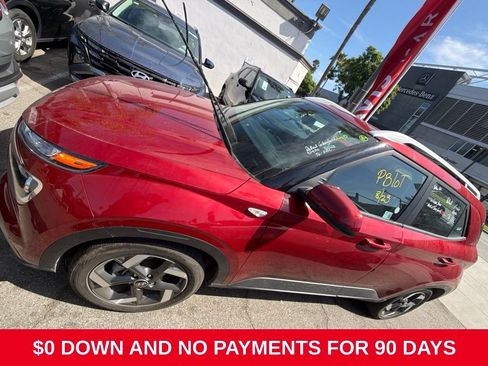 Used 2025 Hyundai Venue SEL FWD image 1