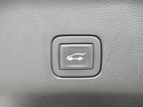 Certified 2025 Cadillac Escalade Premium Luxury w/ LPO, Radiant Package AWD/4WD image 39
