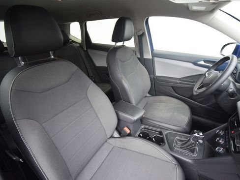 Used 2022 Volkswagen Taos SE FWD image 16