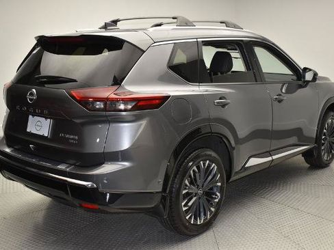 Certified 2026 Nissan Rogue Platinum w/ Platinum Premium Package AWD/4WD image 5