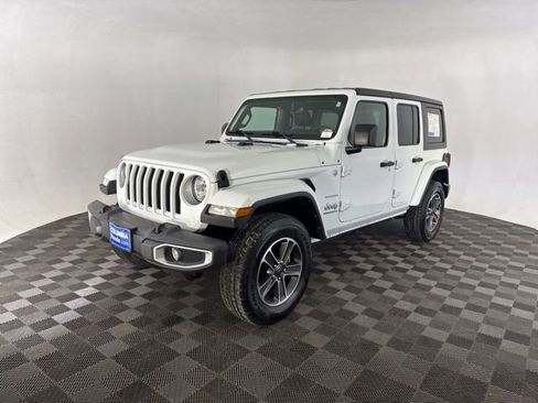 Used 2023 Jeep Wrangler Sahara image 4