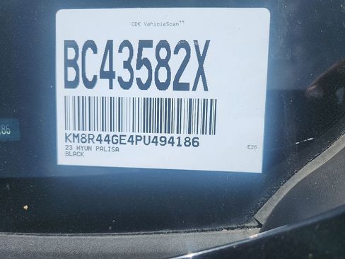Used 2023 Hyundai Palisade SEL w/ Premium Package FWD image 5