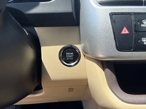 Used 2015 Toyota Highlander Limited w/ Driver Technology Package FWD image 15