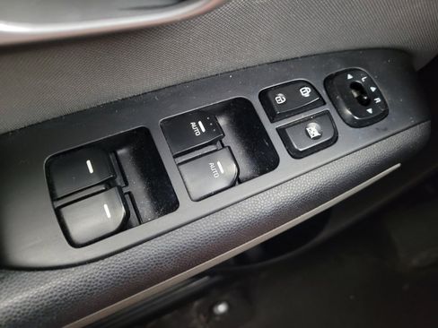Used 2014 Kia Soul + FWD image 27